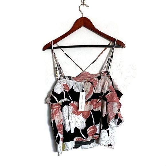 NWT Cupcakes and Cashmere Bixby Floral Top - Picture 4 of 6